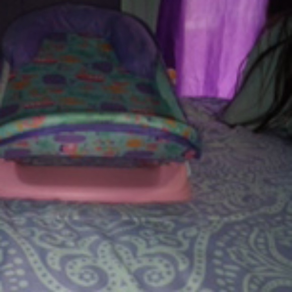 Im seeling a none used baby bath - Picture 1 of 4